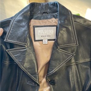 Like NEW!  Women’s leather jacket